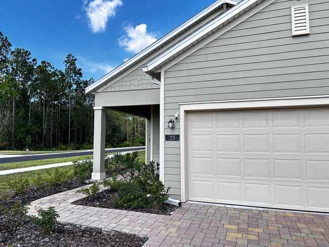 Foto del edificio - Beautiful Newer Build 3/2.5 with Internet ...