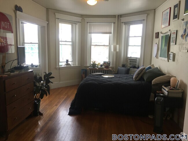 Building Photo - 1167 Boylston St