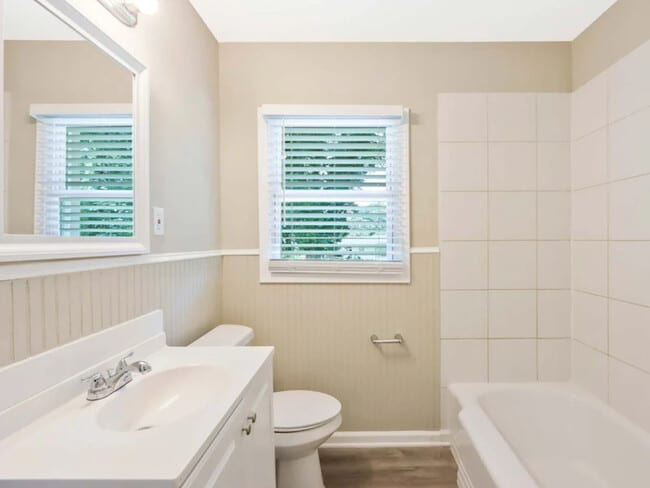 Building Photo - 2497 Brentwood Rd