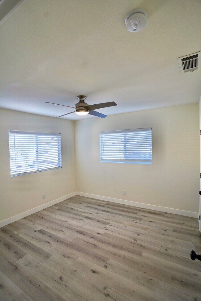 Building Photo - 4504 Apricot Rd