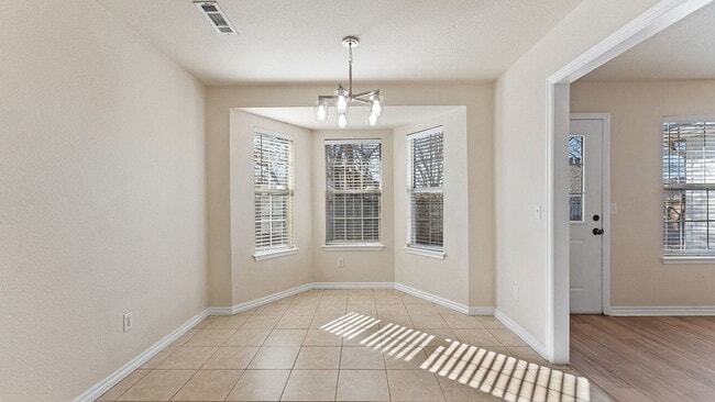 Foto del edificio - "Homey 3-Bed Home with Granite Finishes in Fayetteville – Your Perfect Retreat Awaits!"