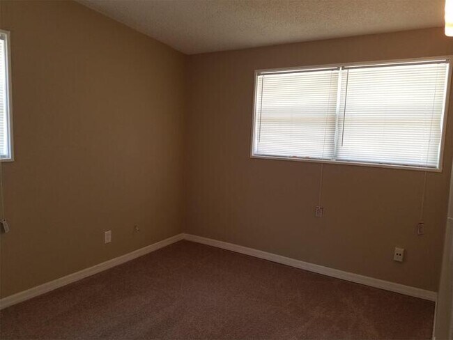 Building Photo - 7031 Cotillion Rd N