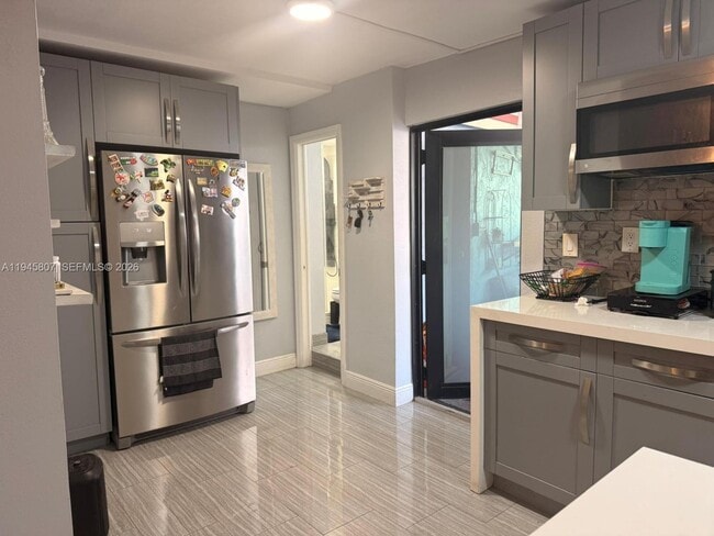 Foto del edificio - 10417 NW 129th St