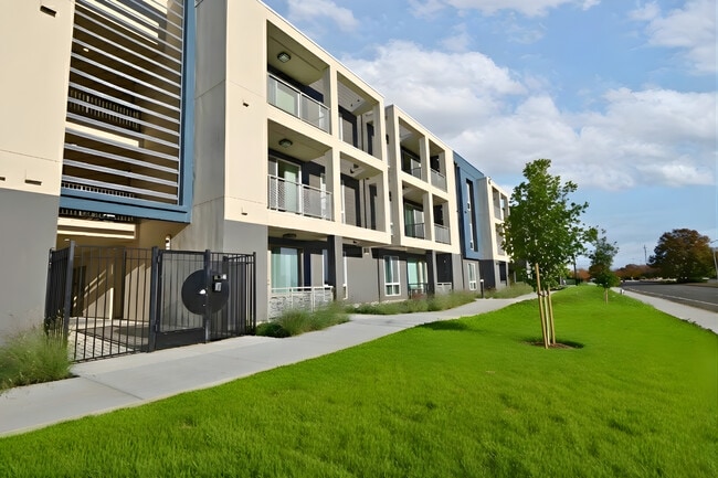 Building Photo - Medley Apartments