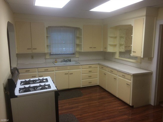 Foto del edificio - 3 br, 1 bath House - 2374 S Term St