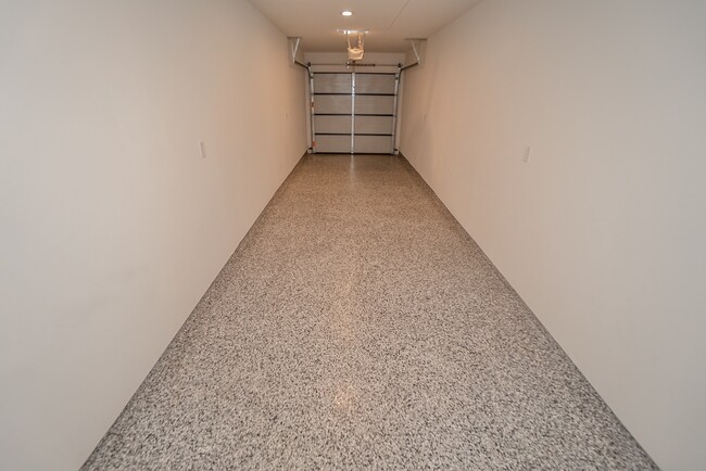 Foto del edificio - 2631 South La Salle Avenue, Unit 2635