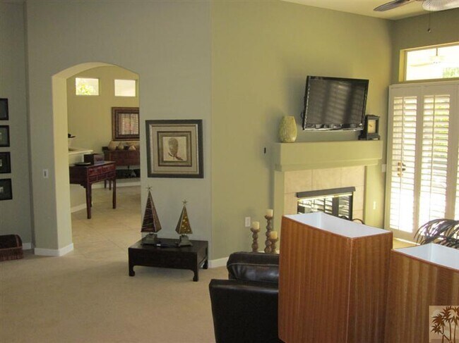 Foto del edificio - 78415 Silver Sage Dr