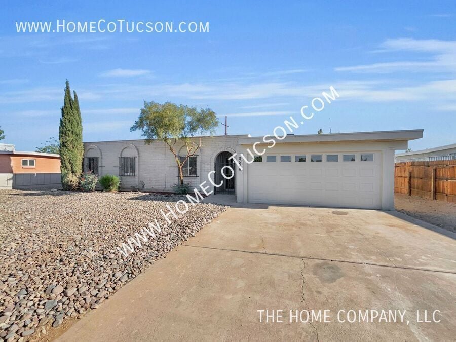 Foto principal - 8509 E Beverly St