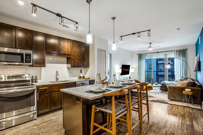 600 Harrold St Unit 1324  