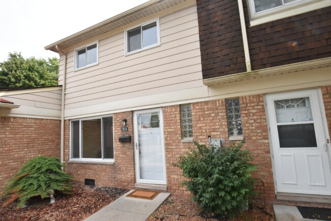 Foto del edificio - 1350 Laurel Valley Dr