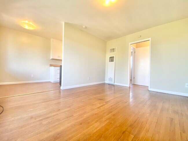 Building Photo - 3005 Normandie Ave. Los Angeles, CA 90007