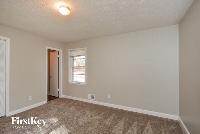 Building Photo - 180 Sears Cir