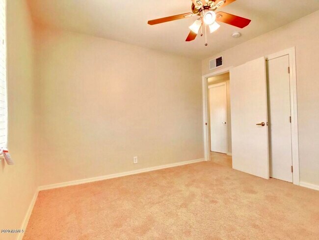 Foto del edificio - 3026 W Monte Vista Rd