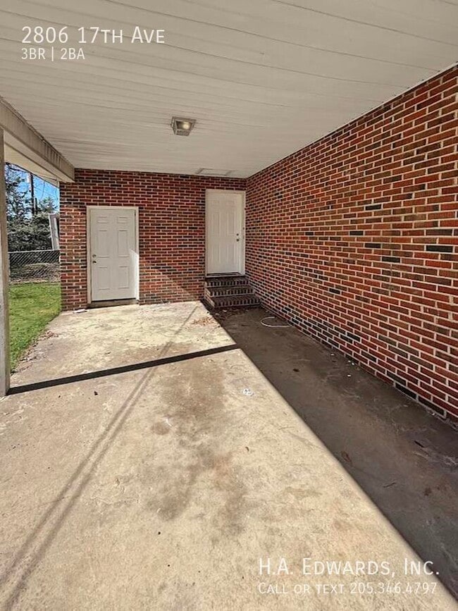 Building Photo - 2806 17th Ave