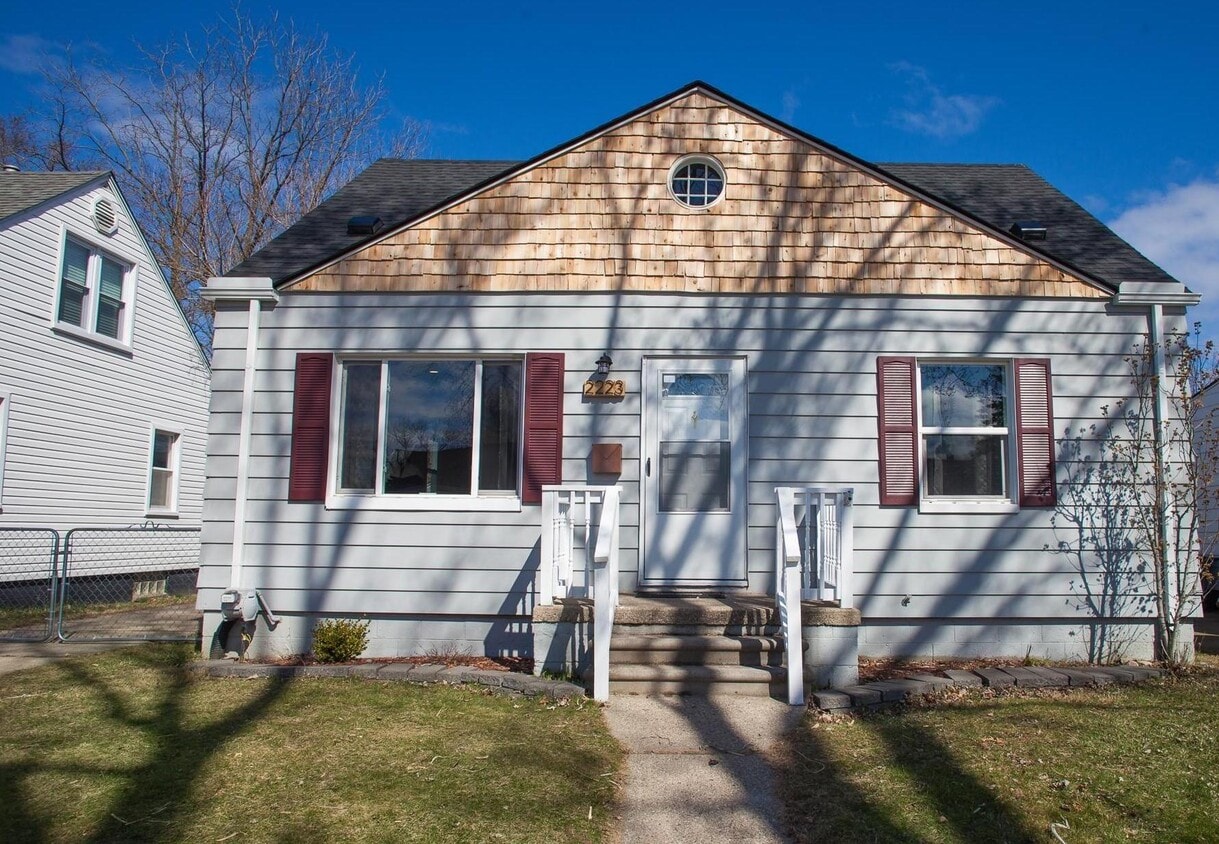 Primary Photo - 2223 Coy St