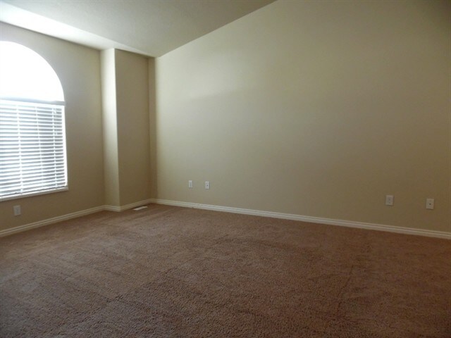 Building Photo - 1012 W York Drive