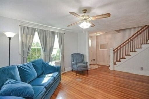 Foto del edificio - 467 Gleasondale Rd