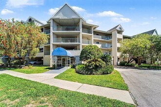 Building Photo - 5567 Sea Forest Dr
