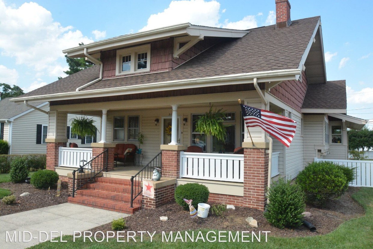 Primary Photo - 218 Clayton Ave