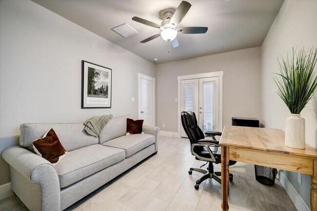 Foto del edificio - 870 Wakefield Dr