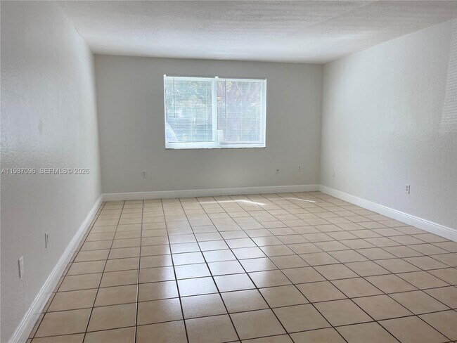 Building Photo - 17255 SW 95th Ave