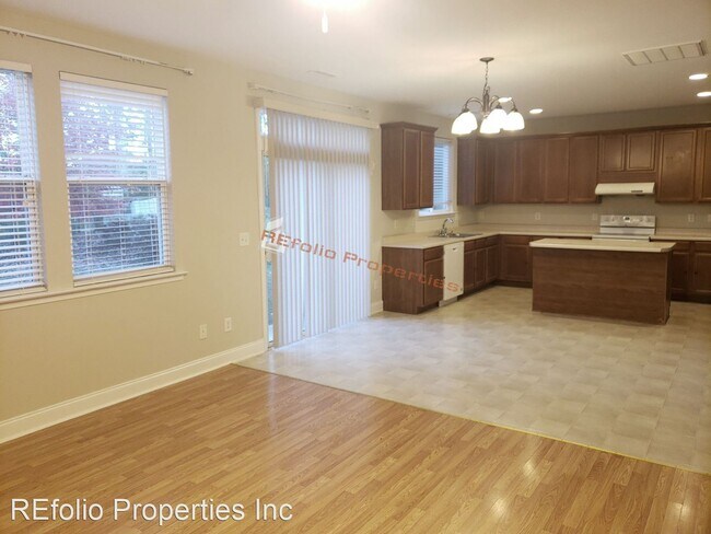 Building Photo - 4 br, 2.5 bath House - 526 Emerald Downs Road
