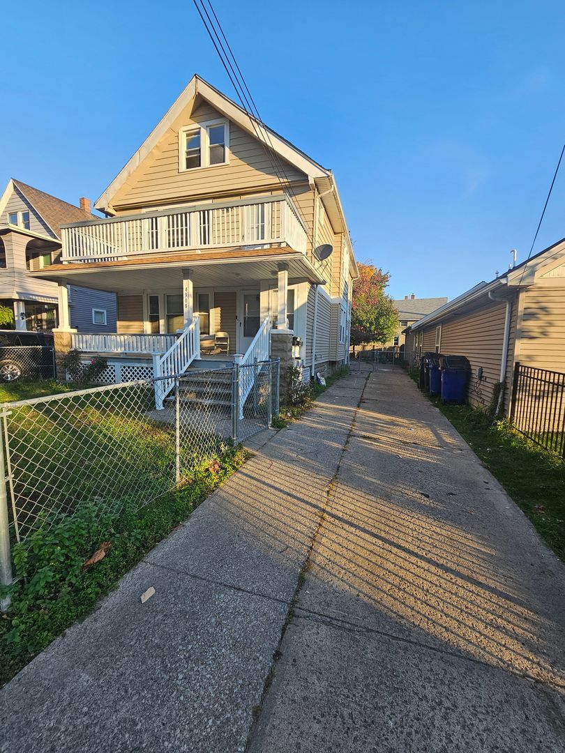 4908 Eichorn Ave Cleveland, OH 44102 – photo 2