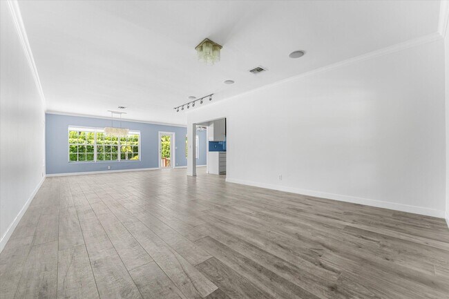 Foto del edificio - 8934 Emerson Ave