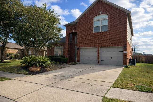 Foto del edificio - 3915 Markspring Ln