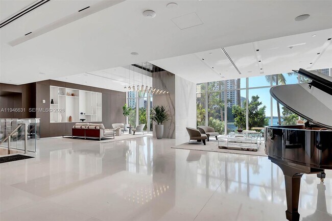 Foto del edificio - 300 Biscayne Blvd Way