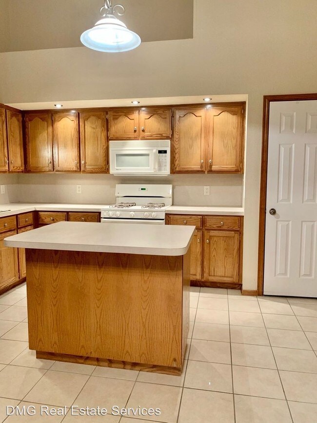 Foto del edificio - 3 br, 2 bath House - 1421 SW 24th Ave.