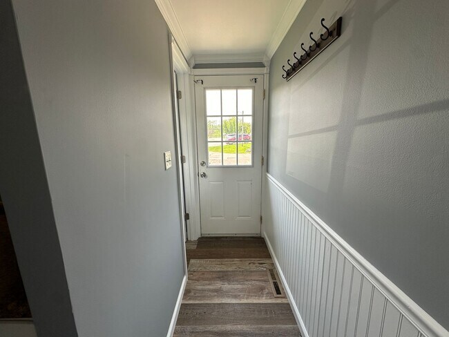 Foto del edificio - 2 Bedroom Townhome in Western Schools