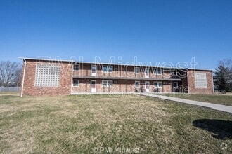 Building Photo - 140 Maple Park Dr