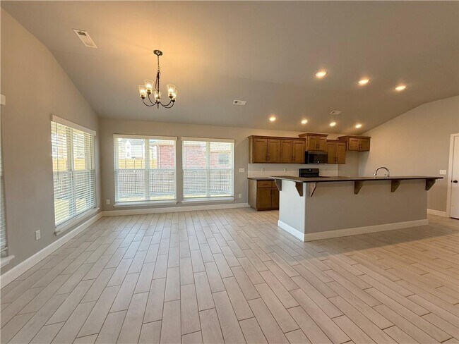 Foto del edificio - 348 Fox Cir