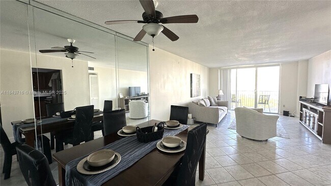 Foto del edificio - 2851 NE 183rd St