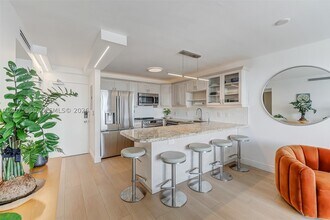 Building Photo - 401 Ocean 903