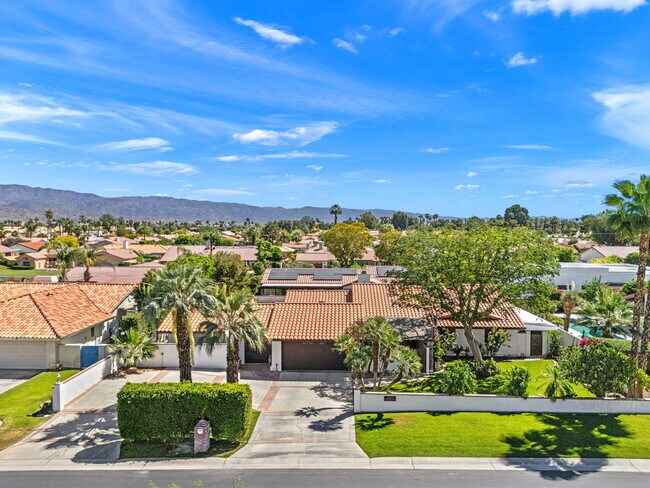 Foto del edificio - 42230 May Pen Rd