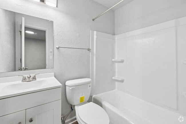 1BR, 1BR - 414SF - Bathroom - East Beach Apartments