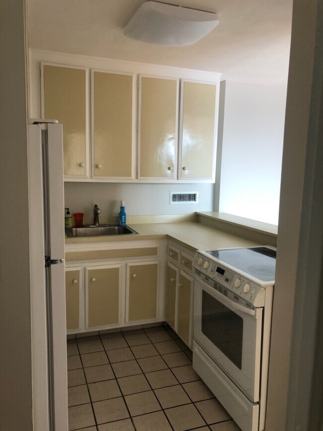 kitchen - 87 Glenbrook Rd