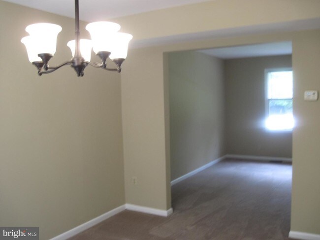 Building Photo - 9222 Woodcreek Ct