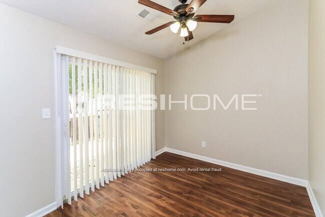 Building Photo - 1381 Ling Dr