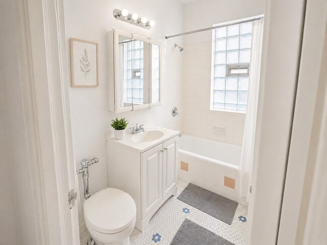 Foto del edificio - 446 W Arlington Pl