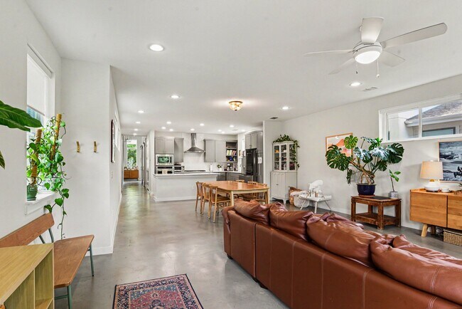 Building Photo - 5349 Ellsworth Ave
