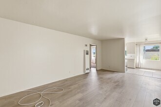 Building Photo - 3757 Glendon Ave