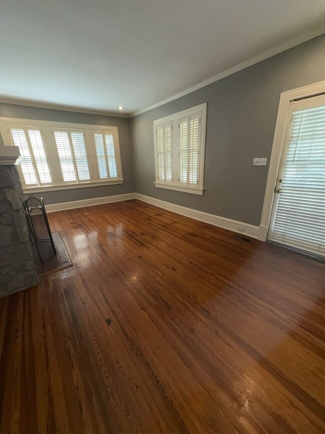 Foto del edificio - ?1618 17th Avenue - Lakebottom