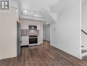 Building Photo - 1608 Charles St