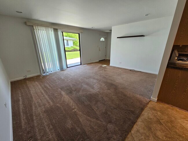 Foto del edificio - 829 Pondview Ct