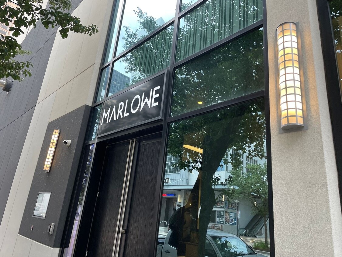 Primary Photo - 2 Bed condo in downtown Houston