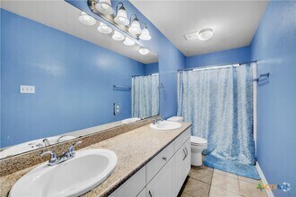 Building Photo - 3309 Castleton Dr