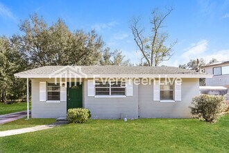 Building Photo - 9581 Aberdare Ave W